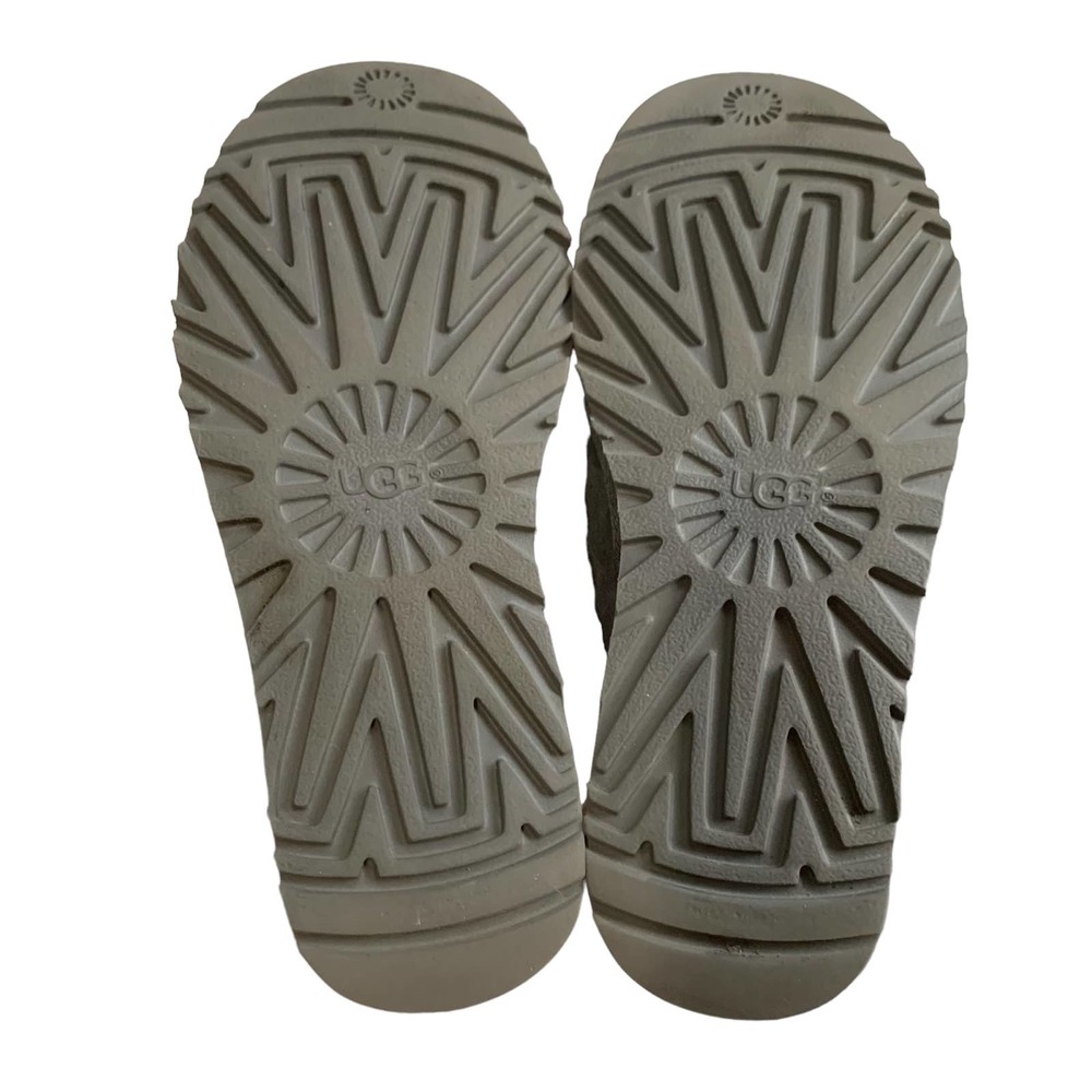 Ugg Bailey Button Triplet Boot Size 5 - image 8